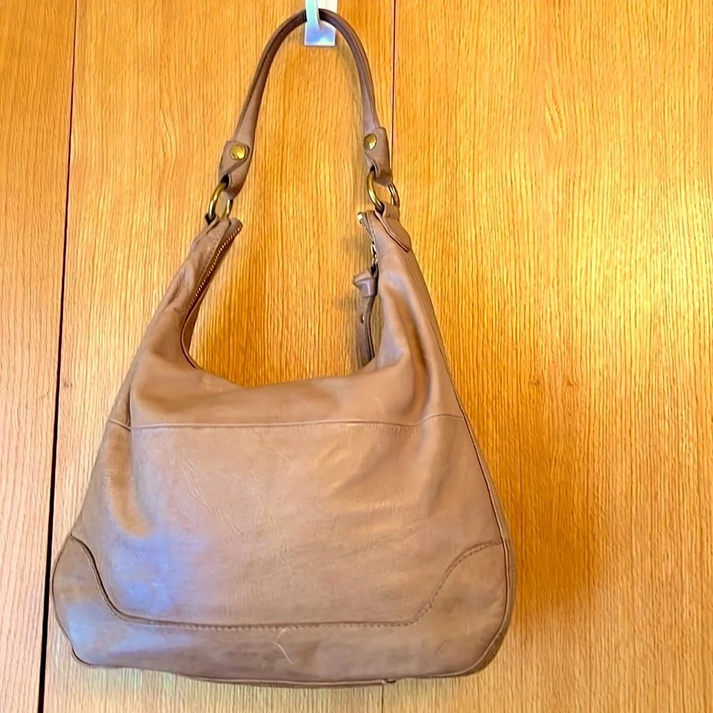 Frye Melissa Large Top Zip Hobo Bag purse distressed leather in Dark Taupe VGUC